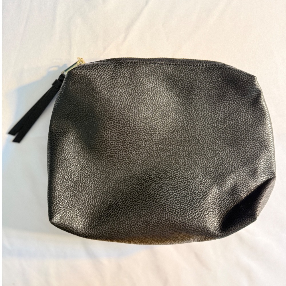 Steve Madden Black Pebbled Faux Leather Cosmetic Bag Gold Tone Zipper Pouch